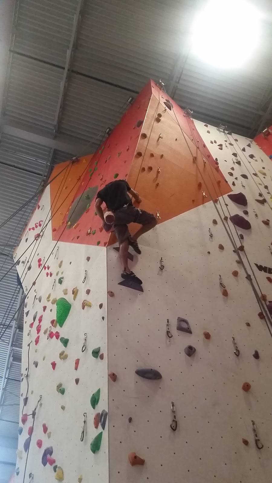 CanyonEscalade | restaurant | 1775 Chemin de Saint-Jean, La Prairie, QC J5R 0J2, Canada | 5146662269 OR +1 514-666-2269