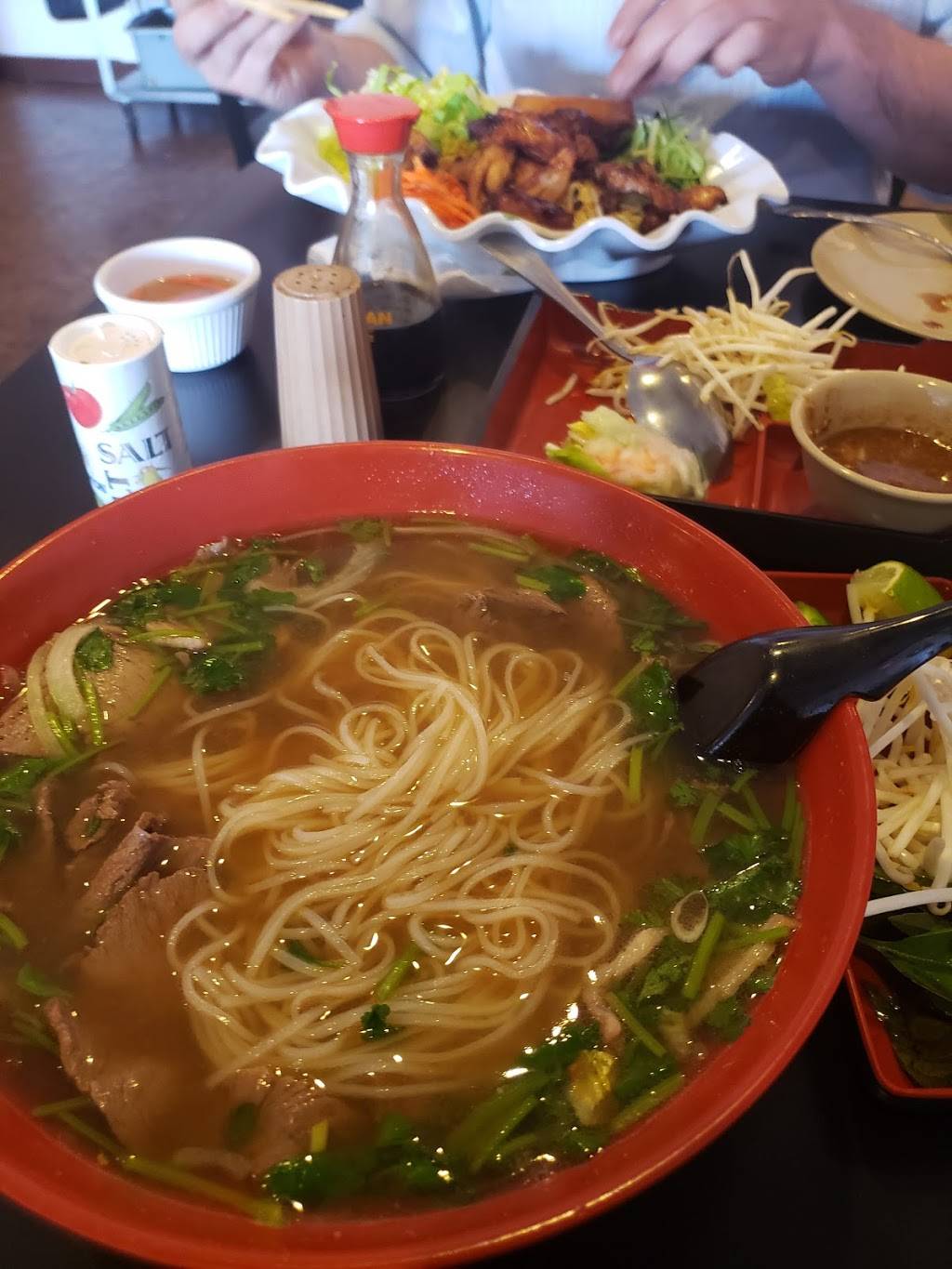 iPho | restaurant | 1400 Standiford Ave #7, Modesto, CA 95350, USA | 2095291423 OR +1 209-529-1423