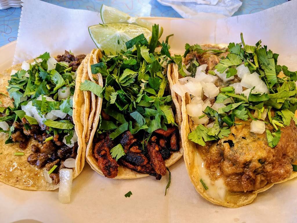 El Tejado Mexican Grill | restaurant | 6411 N Central Ave, Chicago, IL 60646, USA | 7736312101 OR +1 773-631-2101