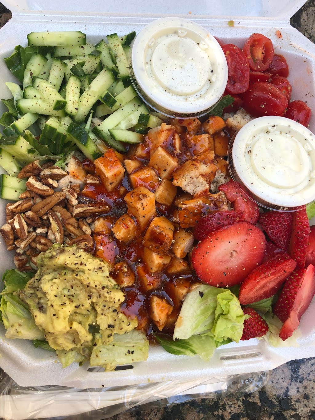 The Salad Chic | restaurant | 428 W Market St, Louisville, KY 40202, USA | 5026504450 OR +1 502-650-4450