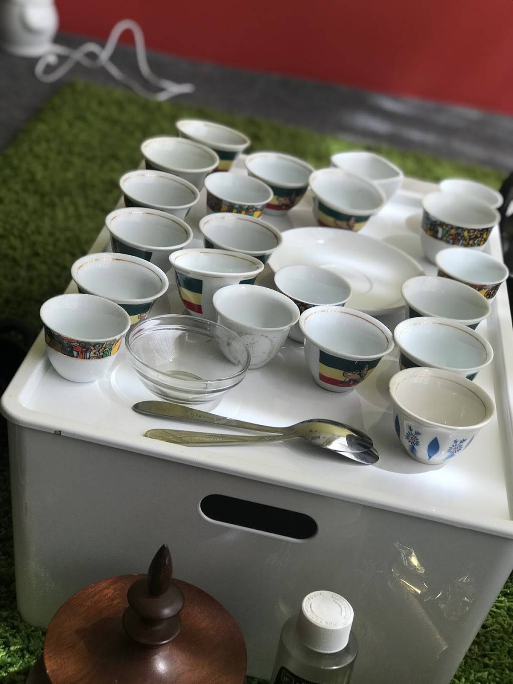 Elfign Ethiopian Restaurant | restaurant | 5703A Center Ln, Baileys Crossroads, VA 22041, USA | 5712579522 OR +1 571-257-9522