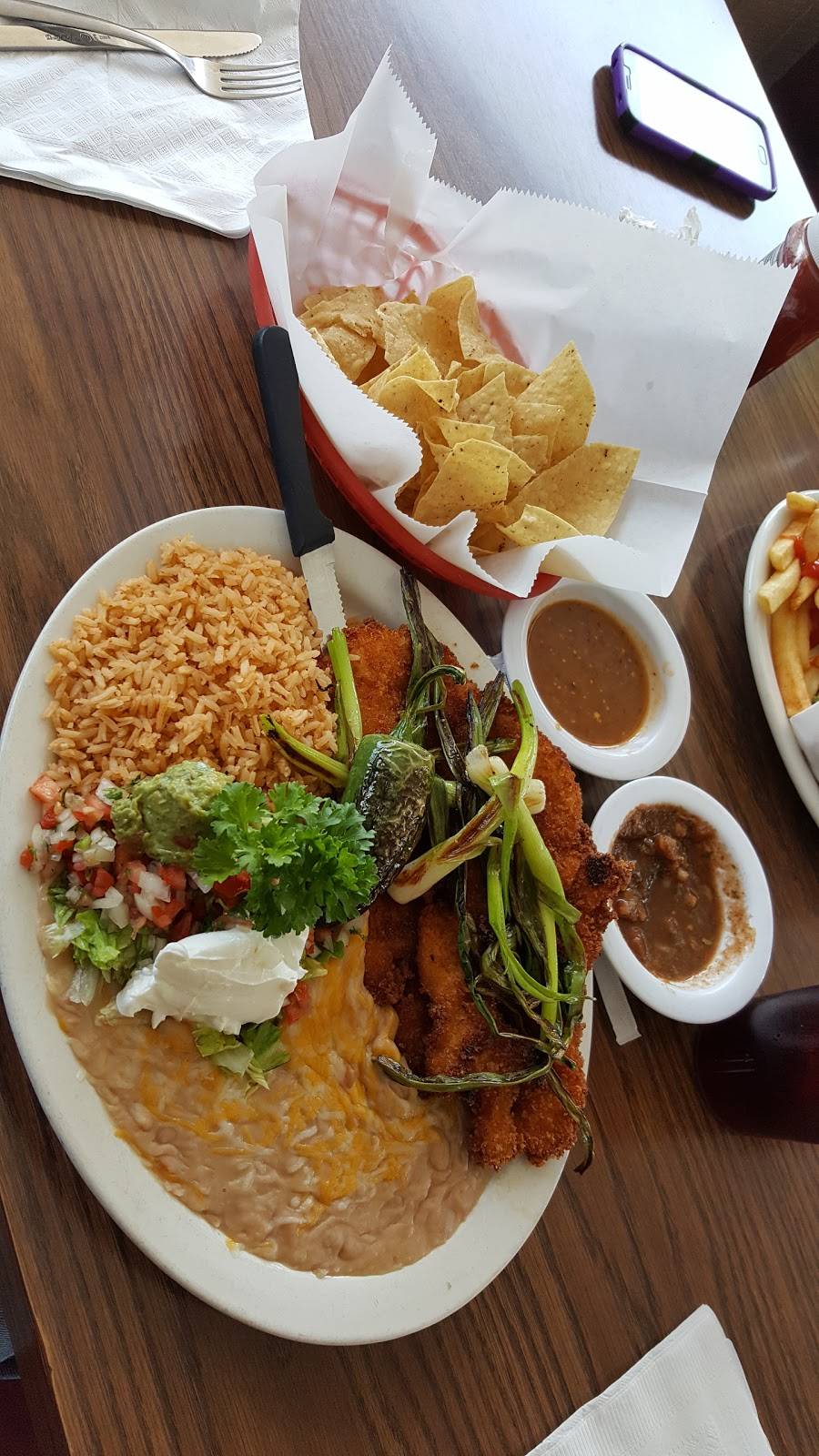 Ortegas Restaurant | restaurant | 2561 W Ball Rd, Anaheim, CA 92804, USA | 7148282830 OR +1 714-828-2830