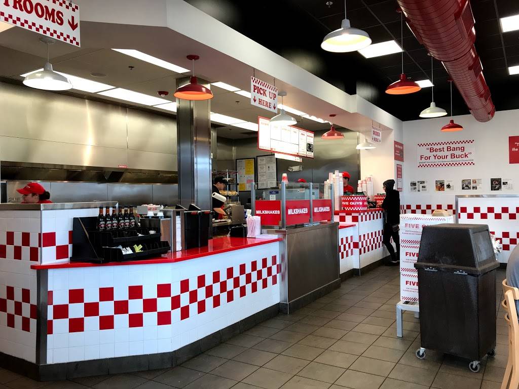 Five Guys | meal takeaway | 600 Kingstown Rd, Wakefield, RI 02879, USA | 4012842395 OR +1 401-284-2395
