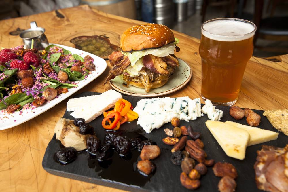 Barrel Head Brewhouse | restaurant | 1785 Fulton St, San Francisco, CA 94117, USA | 4154166989 OR +1 415-416-6989