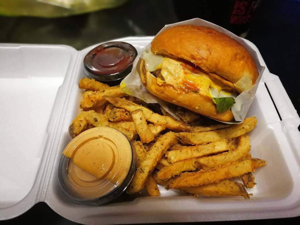 Burger House | restaurant | El Refugio, 21440 Tecate, B.C., Mexico | 016651043509 OR +52 665 104 3509