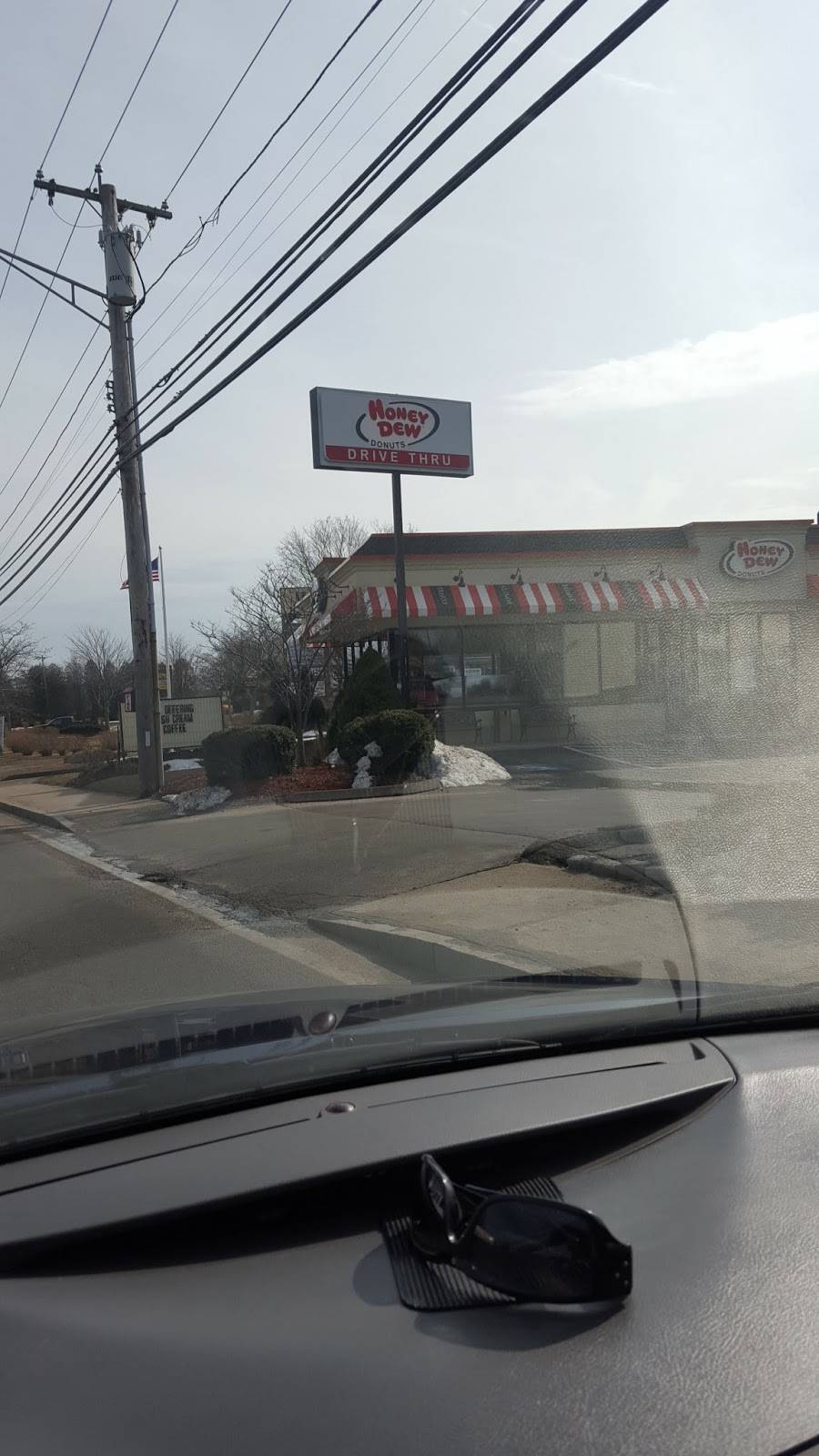 Honey Dew Donuts | bakery | 107 Franklin St, Westerly, RI 02891, USA | 4015963700 OR +1 401-596-3700