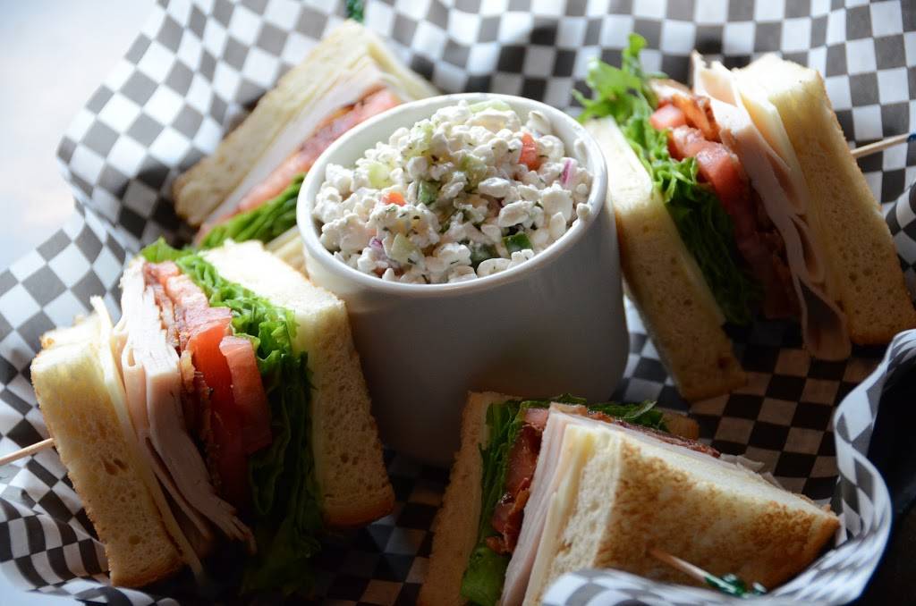 The Blind Pig | restaurant | 3325 Center Point Rd NE, Cedar Rapids, IA 52402, USA | 3192004127 OR +1 319-200-4127