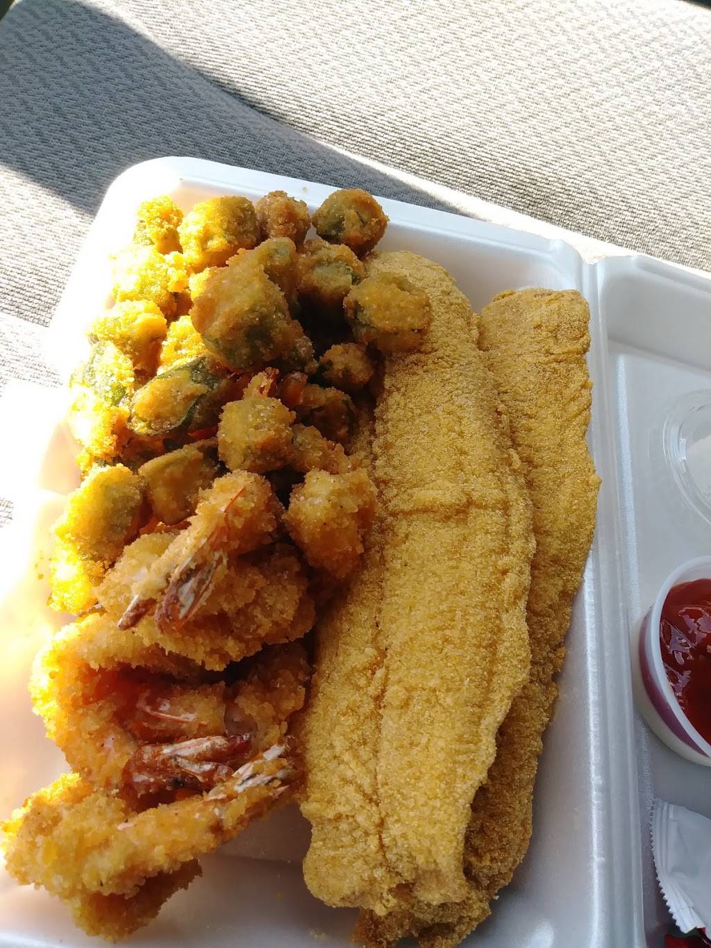 Johns Seafood Wings & Chicken | restaurant | 3211 N Buckner Blvd, Dallas, TX 75228, USA | 2148170818 OR +1 214-817-0818