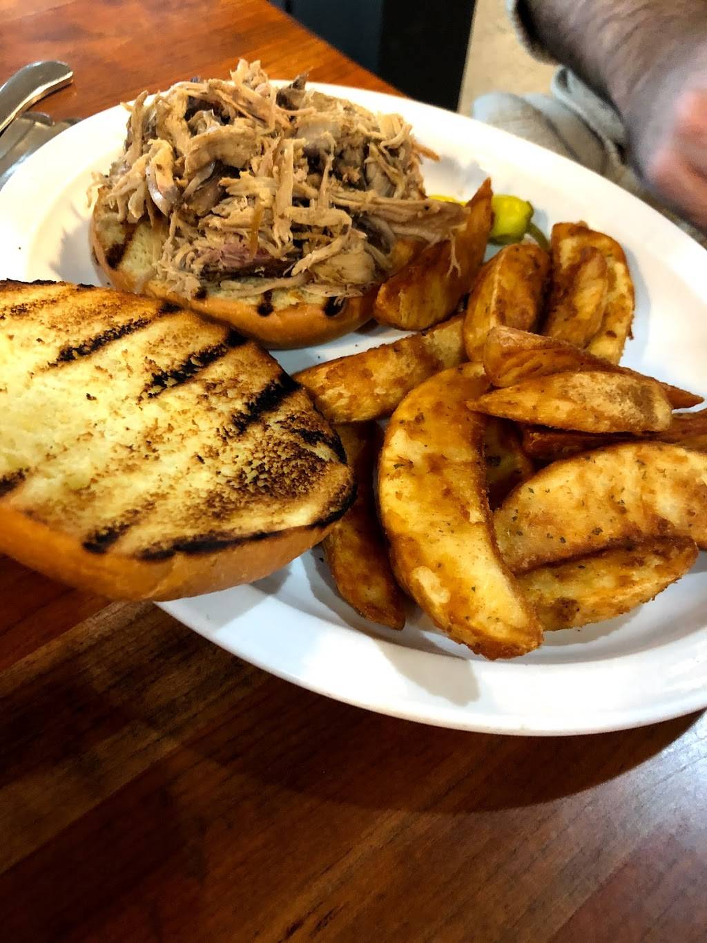 Old Canal Smoke House | restaurant | 94 E Water St, Chillicothe, OH 45601, USA | 7407793278 OR +1 740-779-3278