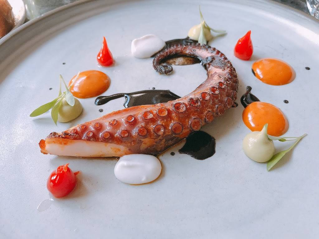 Hexagon Restaurant | restaurant | 210 Lakeshore Rd E, Oakville, ON L6M 3R7, Canada | 9058441286 OR +1 905-844-1286