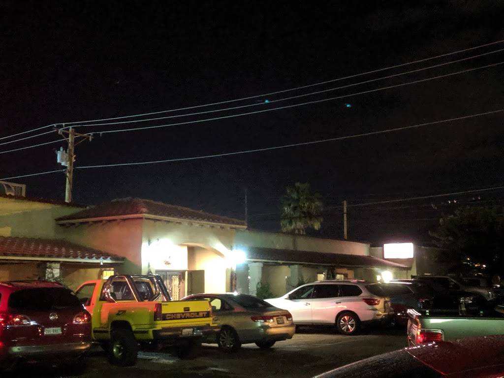 Riviera Restaurant | restaurant | 5218 Doniphan Dr, El Paso, TX 79932, USA | 9155841542 OR +1 915-584-1542