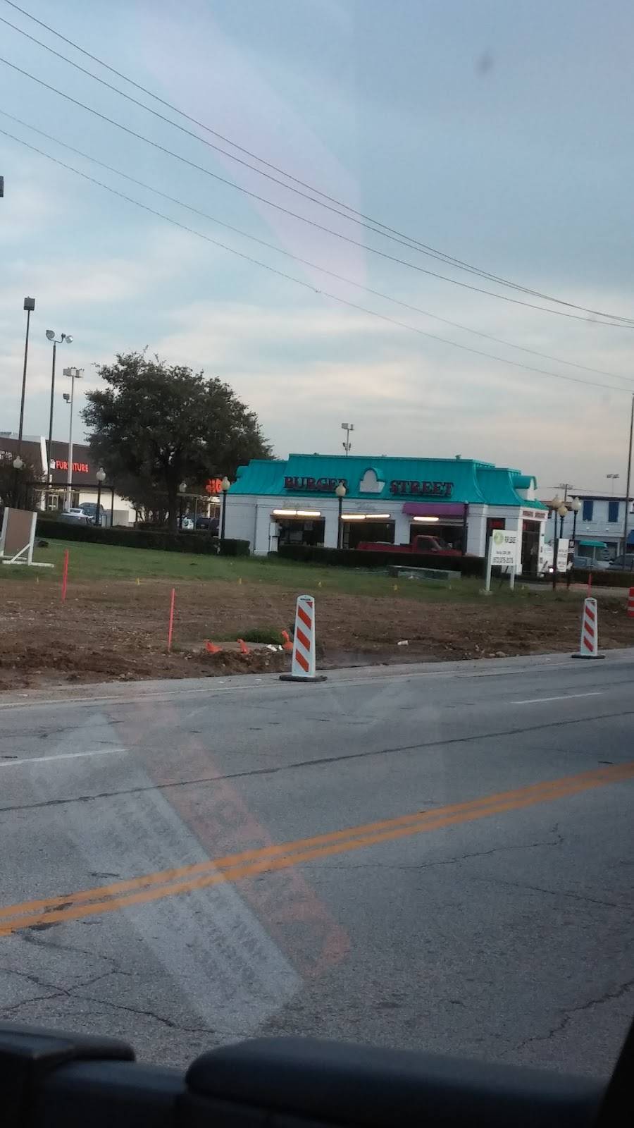 Burger Street | restaurant | 6440 Rufe Snow Dr, Fort Worth, TX 76148, USA | 8175031805 OR +1 817-503-1805
