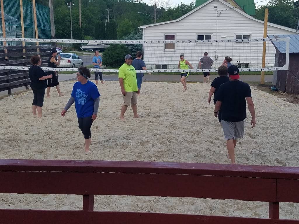 Long Shot Saloon | restaurant | 201 Main St, Norwalk, WI 54648, USA | 6088237277 OR +1 608-823-7277