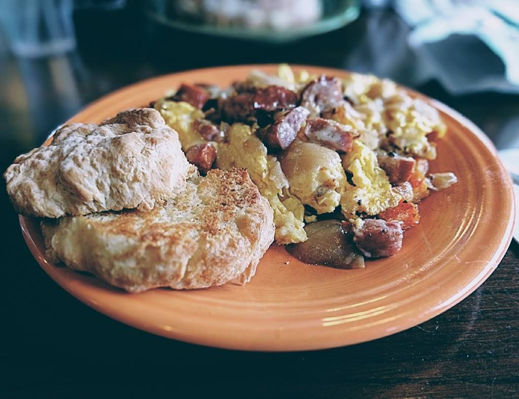 Tuckers | restaurant | 238 Indian Brook Rd, Dover, NH 03820, USA | 6034135470 OR +1 603-413-5470