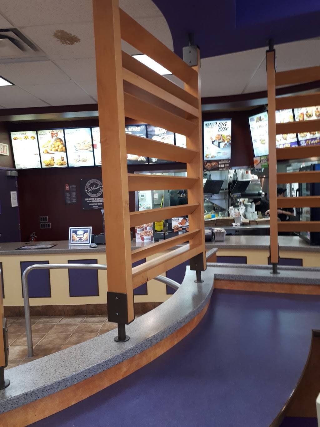 Taco Bell | meal takeaway | 595 Lansdowne St, Peterborough, ON K9J 1Z1, Canada | 7057420160 OR +1 705-742-0160