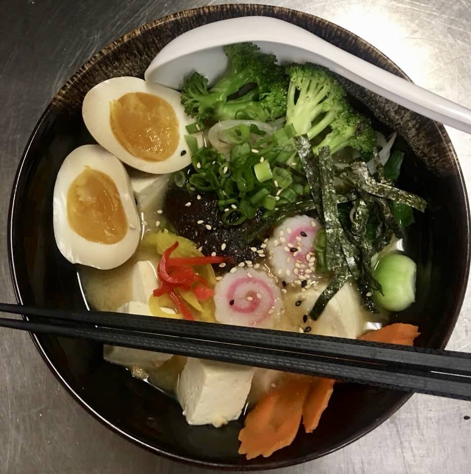 Noodle World Thai & Sushi | restaurant | 7 SE Osceola St, Stuart, FL 34994, USA | 7726005554 OR +1 772-600-5554