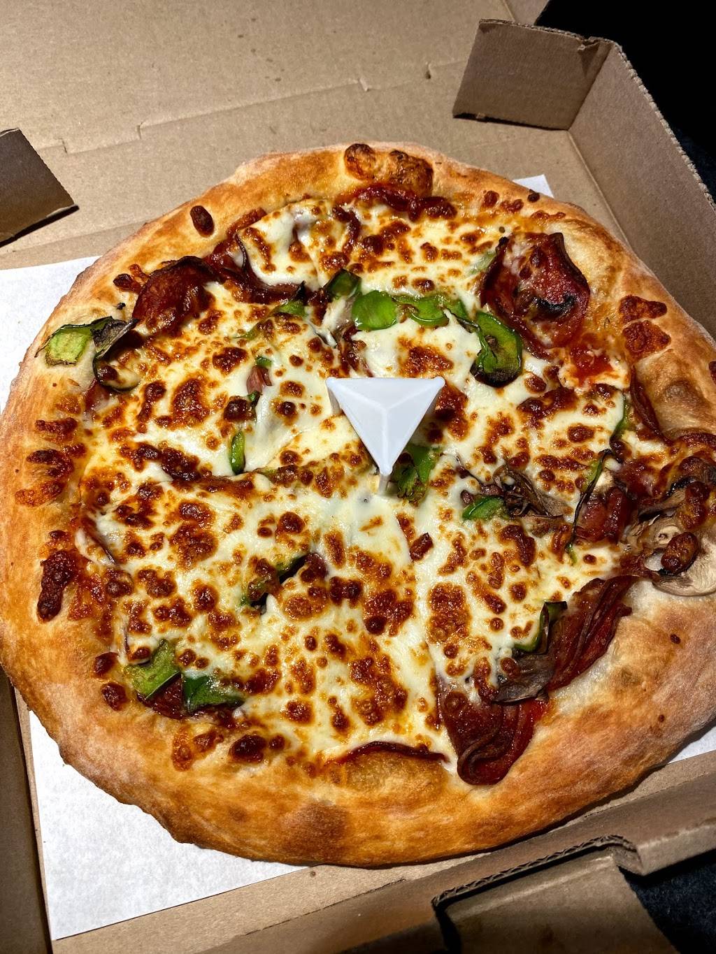 Stratos Pizzeria | restaurant | 3075 Chemin dOka Local 101, Sainte-Marthe-sur-le-Lac, QC J0N 1P0, Canada | 4506236666 OR +1 450-623-6666