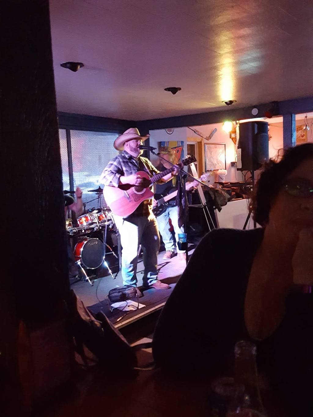 Dominicks Sports Tavern | restaurant | 390 County Rte 51A, Oswego, NY 13126, USA | 3152072056 OR +1 315-207-2056