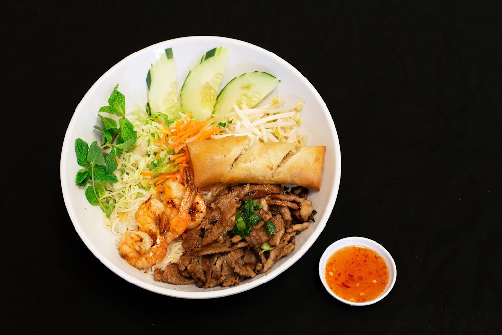 Pho Rex | restaurant | 110 Hidden Valley Pkwy Ste C, Norco, CA 92860, USA | 9518088789 OR +1 951-808-8789