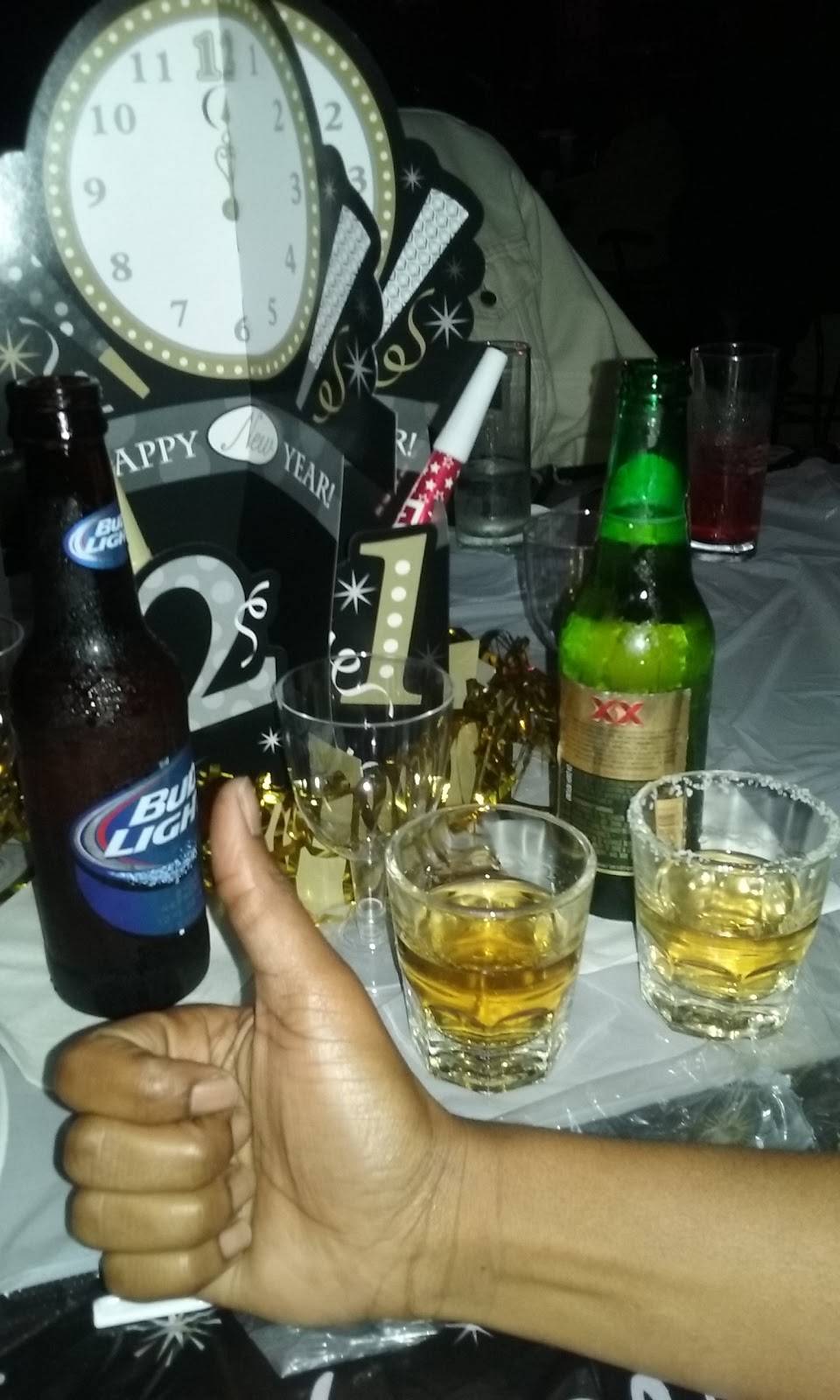 Greenwoods Bar & Grill | restaurant | 301 N New Braunfels Ave, San Antonio, TX 78202, USA | 2102241969 OR +1 210-224-1969