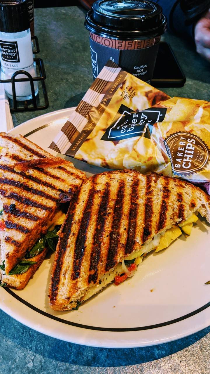 Corner Bakery Cafe | bakery | 4776 Commons Way b1, Calabasas, CA 91302, USA | 8188767340 OR +1 818-876-7340