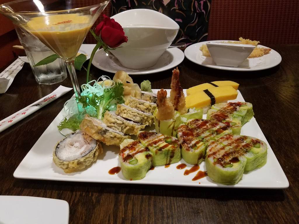 Sumo Sushi and Hibachi | cafe | 5302, 2936 N Broadway, Chicago, IL 60657, USA | 7734778510 OR +1 773-477-8510