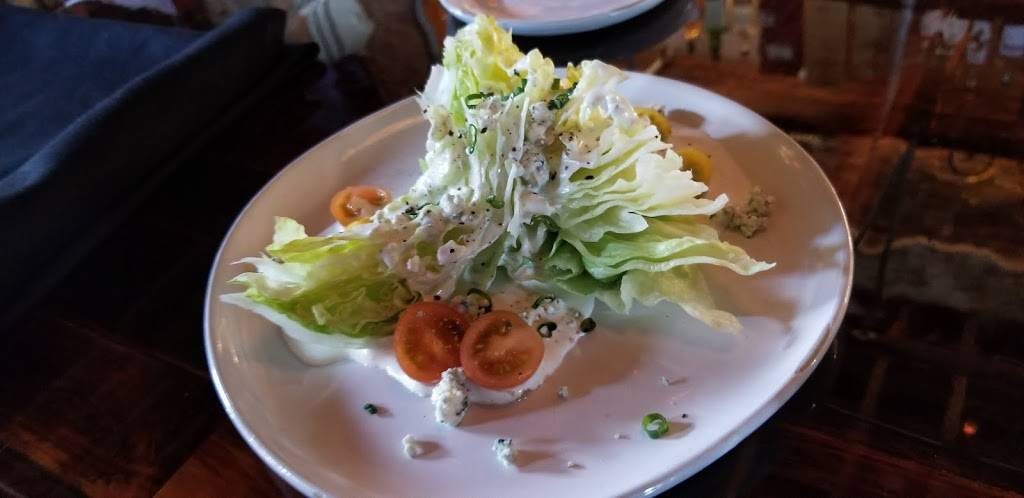 Geraldines Supper Club & Lounge | restaurant | 1101 English Ave, Indianapolis, IN 46203, USA | 3176003336 OR +1 317-600-3336