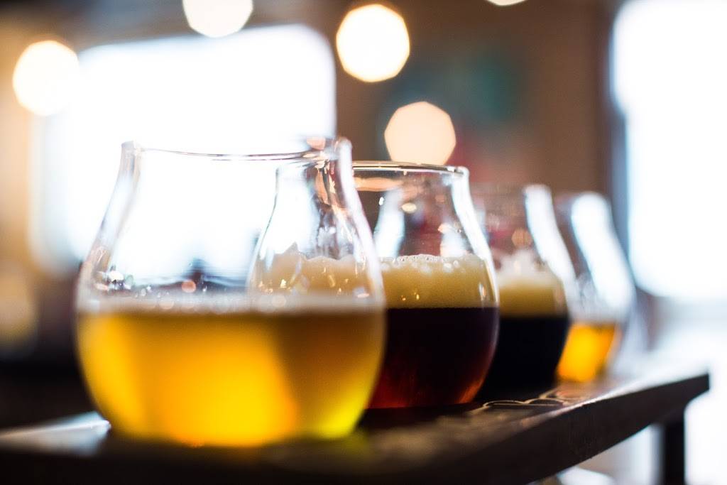 The Craft Brasserie & Grille | restaurant | 107 Atlantic Ave, Toronto, ON M6K 1Y2, Canada | 4165352337 OR +1 416-535-2337