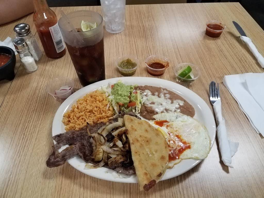 El Chilaquil Authentic Mexican Restaurant | restaurant | East Lancaster Plaza Shopping Center, 1052 E Avenue J, Lancaster, CA 93535, USA, Lancaster, CA 93535, USA | 6619414068 OR +1 661-941-4068