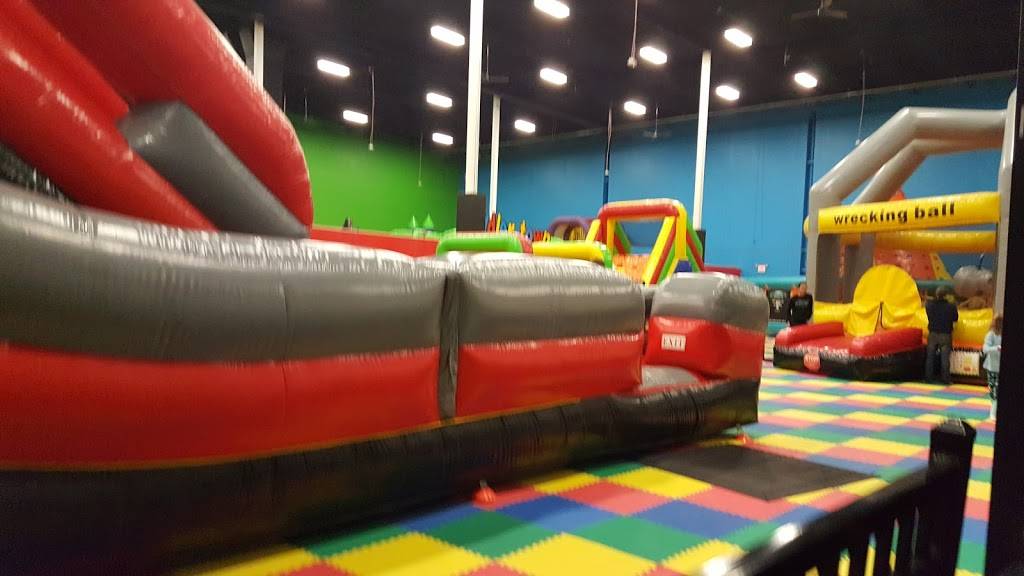 Scene75 Entertainment Center | Dayton | restaurant | 6196 Poe Ave, Dayton, OH 45414, USA | 9376193200 OR +1 937-619-3200