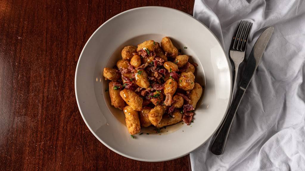 Village Pub | restaurant | 2720 County Rd 88, St Anthony, MN 55418, USA | 6127889680 OR +1 612-788-9680