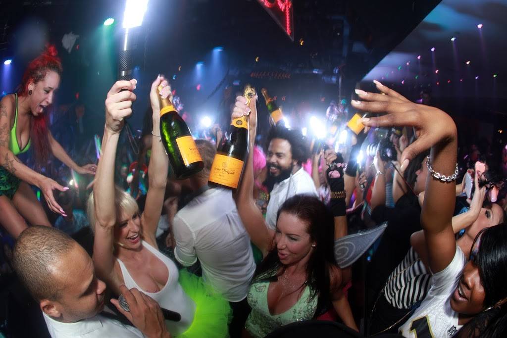 Warehouse Concert Lounge & Event Center | night club | 20 McClure St, Clarksville, TN 37040, USA | 9316477625 OR +1 931-647-7625