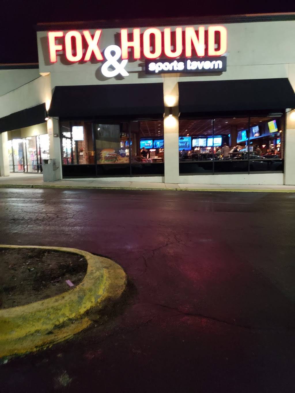 Fox & Hound | restaurant | 1416 N Roselle Road Units 30-32, Schaumburg, IL 60195, USA | 8478846821 OR +1 847-884-6821