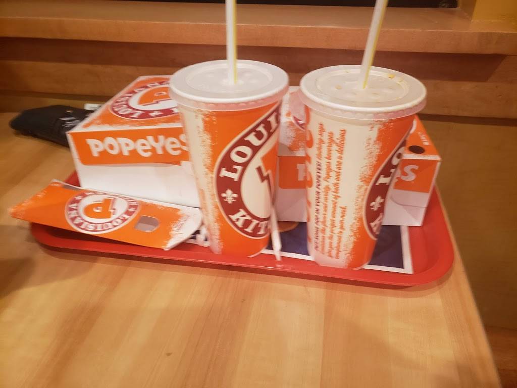 Popeyes Louisiana Kitchen | restaurant | 10920 W Burleigh St, Wauwatosa, WI 53222, USA | 4142698488 OR +1 414-269-8488