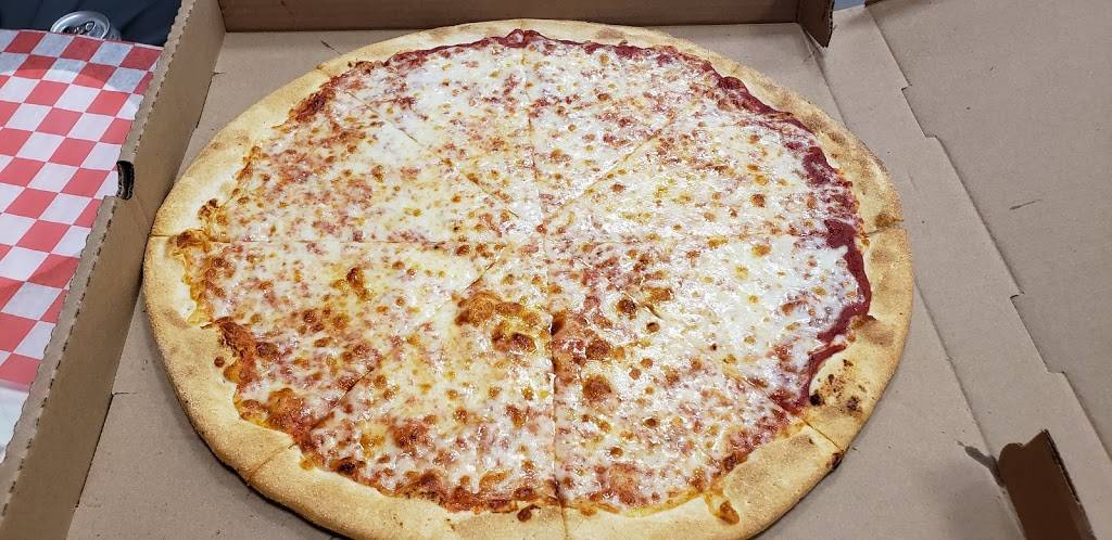 Crown Pizza & Grille | restaurant | 2 Elm St, Braintree, MA 02184, USA | 7818758227 OR +1 781-875-8227