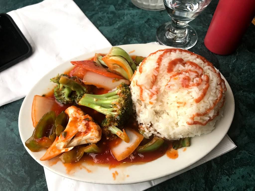 China Palace | restaurant | 3530 Derry Rd E, Mississauga, ON L4T 4E3, Canada | 9054051118 OR +1 905-405-1118