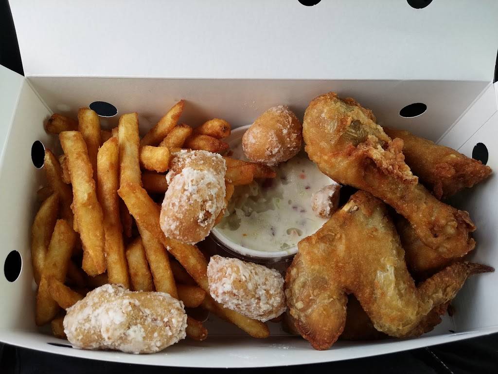 White Fence Farm | meal takeaway | 12337 IL-59, Plainfield, IL 60585, USA | 8156094477 OR +1 815-609-4477