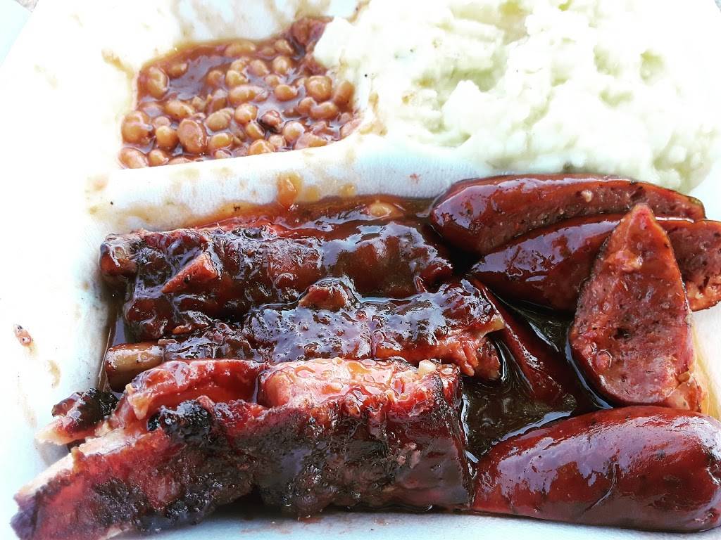 Meshacks Bar-B-Que | restaurant | 240 E Avenue B, Garland, TX 75040, USA | 2142274748 OR +1 214-227-4748