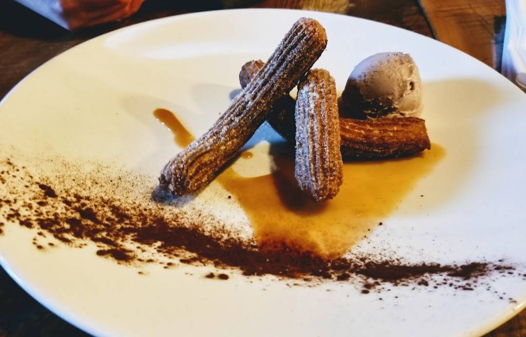 Newhall Refinery | restaurant | 24258 Main St, Santa Clarita, CA 91321, USA | 6613884477 OR +1 661-388-4477