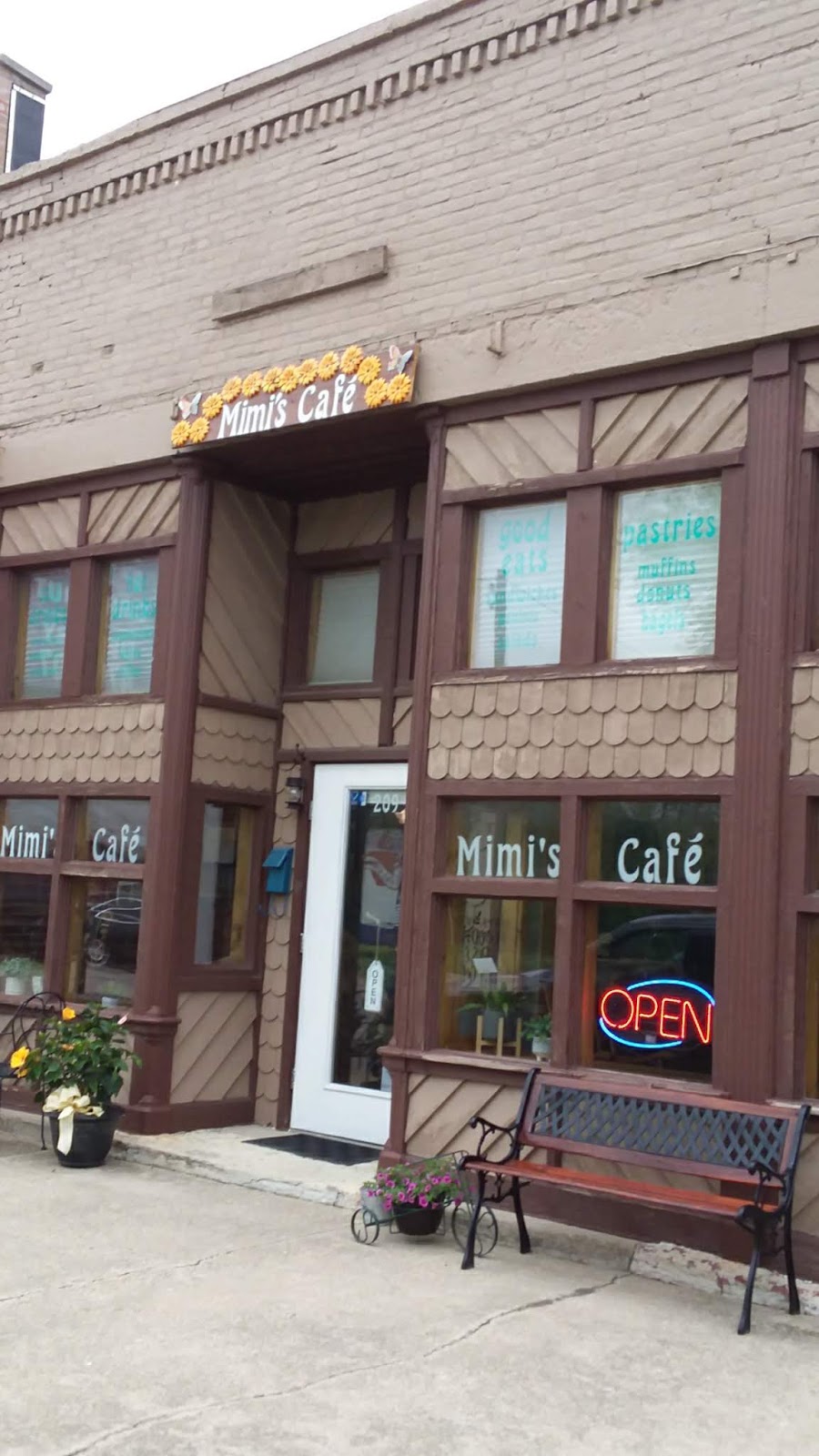 Mimis Cafe Shop | cafe | 209 N Water St, Wilmington, IL 60481, USA | 7798756475 OR +1 779-875-6475