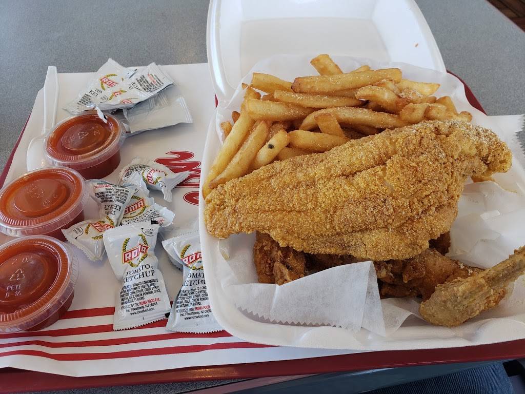 Da Catch Fish & Chicken | restaurant | 6256, 4410 Charles St, Rockford, IL 61108, USA | 7794232122 OR +1 779-423-2122