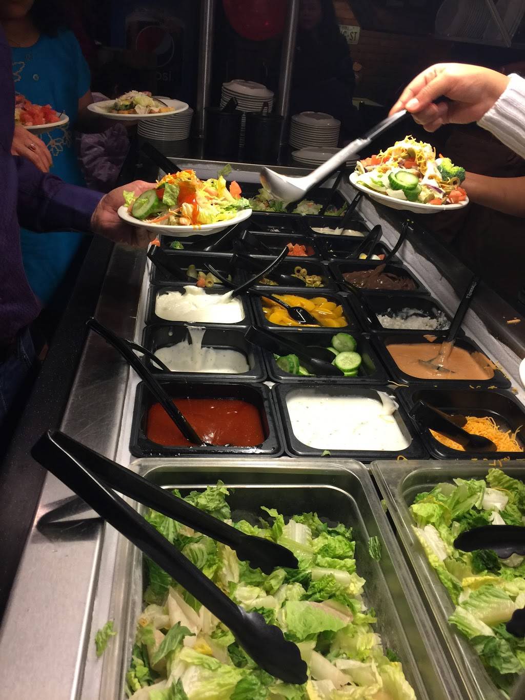 Pizza Hut | restaurant | 1008 N Court St, Medina, OH 44256, USA | 3307237233 OR +1 330-723-7233