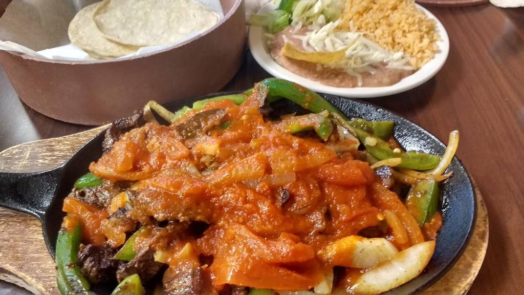 Los Burritos Tapatios Naperville | restaurant | 1232 Ogden Ave, Naperville, IL 60563, USA | 6307780474 OR +1 630-778-0474