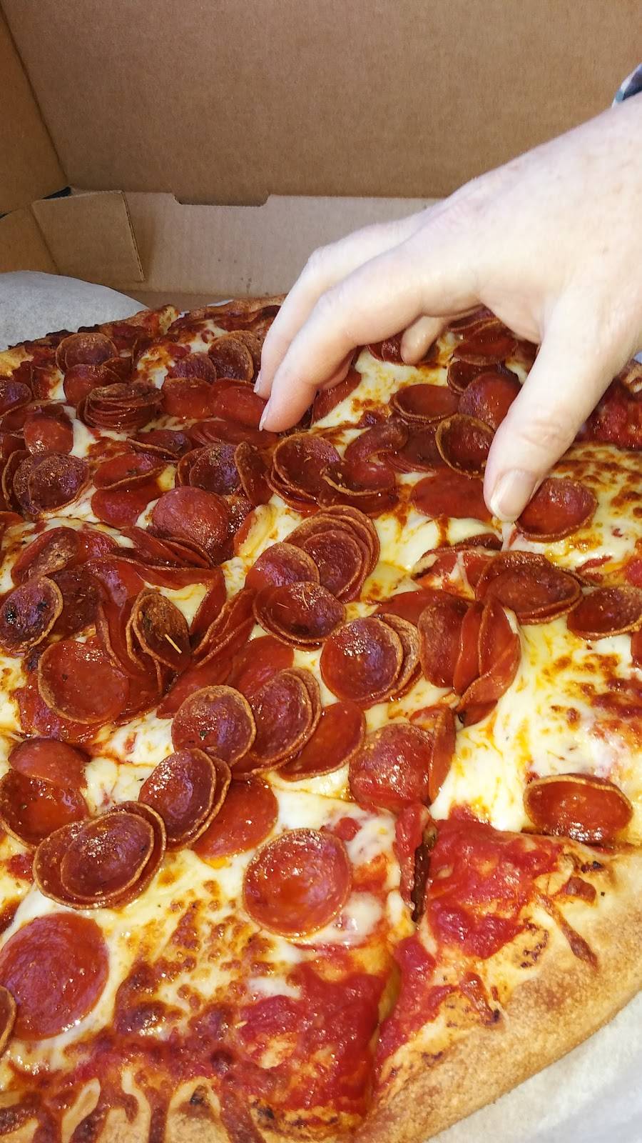 Gioninos Pizzeria | restaurant | 1131 W 4th St, Mansfield, OH 44906, USA | 4195298020 OR +1 419-529-8020