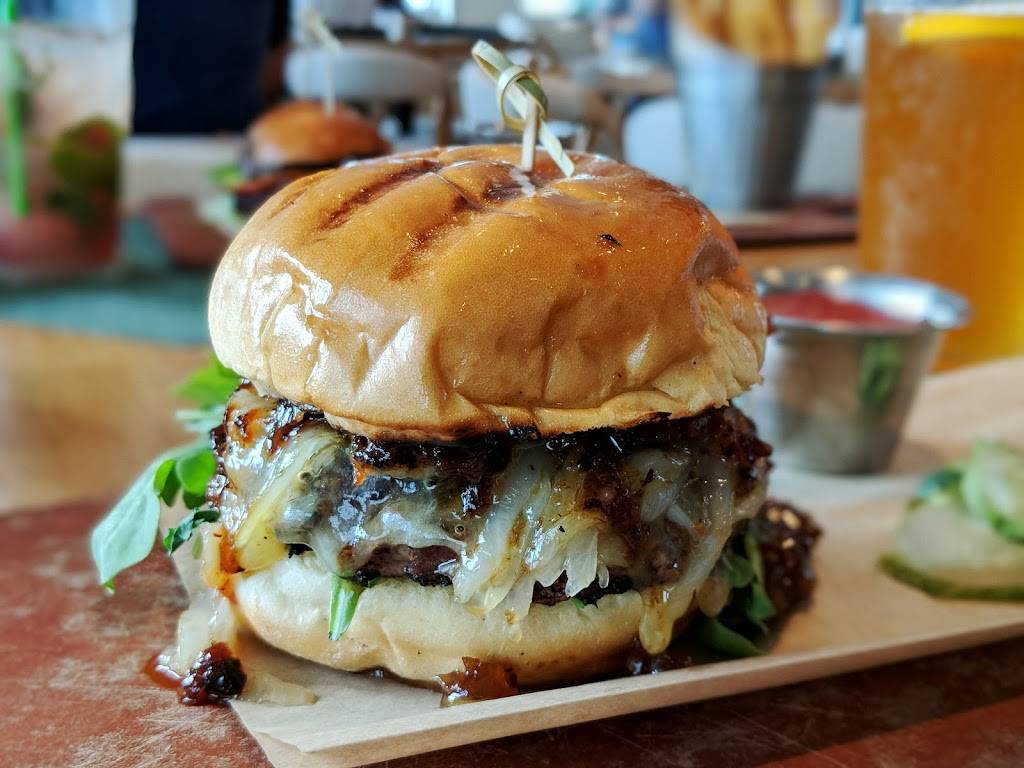 BRGR Kitchen & Bar | restaurant | 10800 Gulf Blvd, Treasure Island, FL 33706, USA | 7273227040 OR +1 727-322-7040