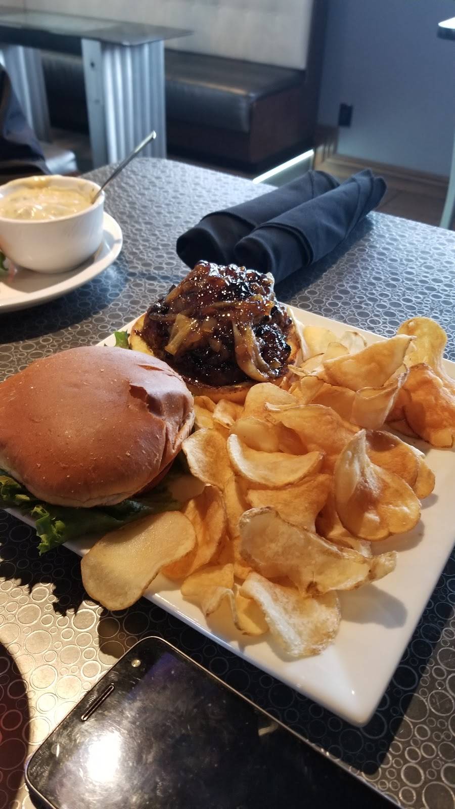 Brick House Grill | restaurant | 920 W Lincoln Ave, Charleston, IL 61920, USA | 2175122174 OR +1 217-512-2174