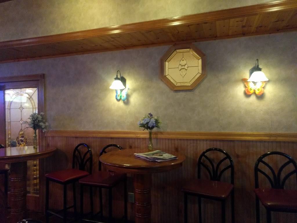 Chics | restaurant | 226 Kingston Plaza, Kingston, NY 12401, USA | 8453311537 OR +1 845-331-1537