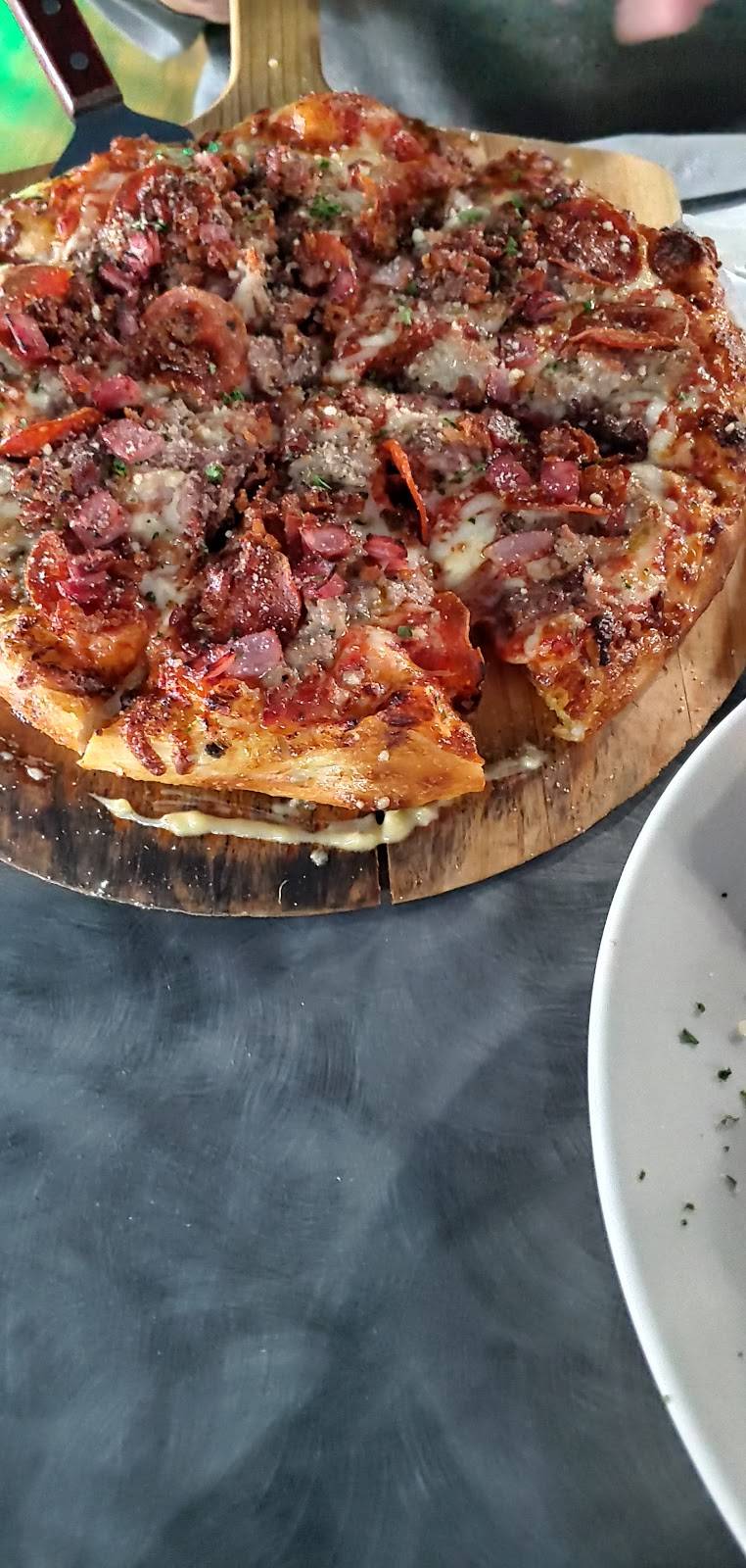 Giovannis Pizza & Pub | restaurant | 30829 Euclid Ave, Willoughby Hills, OH 44092, USA | 4402784022 OR +1 440-278-4022