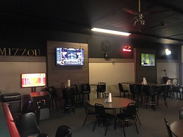 Haffys Sports Bar & Grill | restaurant | 336 Vine St, Poplar Bluff, MO 63901, USA | 5736862006 OR +1 573-686-2006