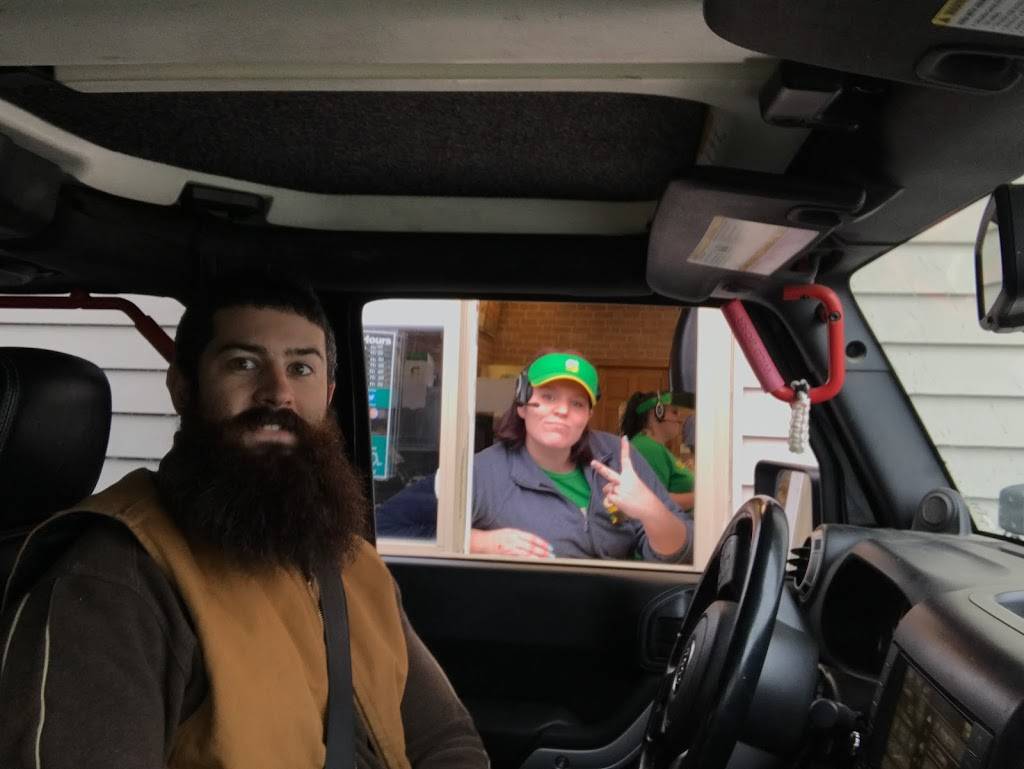 Subway | restaurant | 1699 IN-163, Clinton, IN 47842, USA | 7658326991 OR +1 765-832-6991